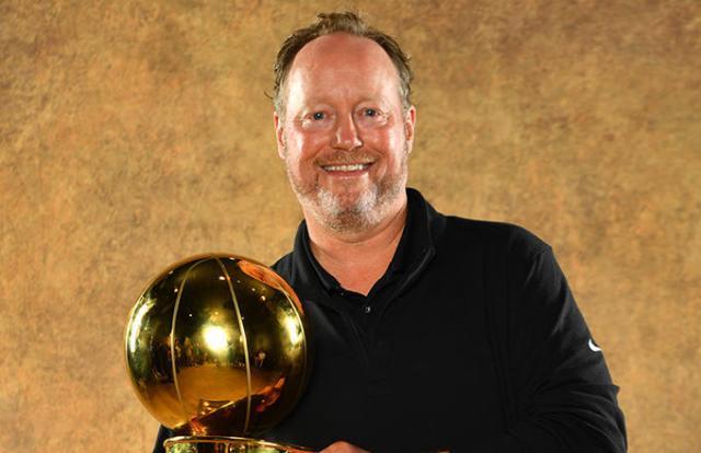 雄鹿宣布与冠军教头续约3年 布登将继续带队冲冠